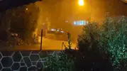 Hatay'da aniden bastıran ceviz büyüklüğünde dolu araçlara zarar verdi