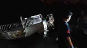 Defne'de kontrolden çıkan kamyonet Asi Nehri'ne uçtu: 2 yaralı
