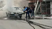 Pazar yerinde aniden alev alan araç zabıta ekiplerinin hızlı müdahalesiyle söndürüldü