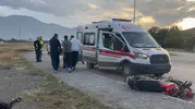 Erzincan'da motosiklet kazası: Sürücü yola savrularak yaralandı