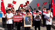 Feke’nin yüksek rakımlı köyünde Cumhuriyet coşkusu: Öğrencilerden anlamlı yürüyüş