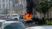Onikişubat'ta park halindeki otomobil bir anda alevlere teslim oldu