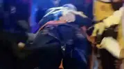Muş'ta gece vakti kontrolden çıkan pikap bahçe duvarına girdi: 6 yaralı