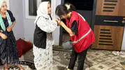 Silopi'de Kızılay'dan iki kardeşe uzanan şefkat eli