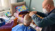 Efeler'de sosyal belediyecilik: Evde bakım hizmetiyle hayatlar kolaylaşıyor