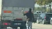 Bursa trafiğinde yürekleri ağza getiren tehlikeli yolculuk