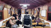 İzmir kıyılarında eş zamanlı operasyon: 76 düzensiz göçmen yakalandı