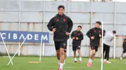 Sivasspor'da Sarıyer mesaisi yağmur altında başladı
