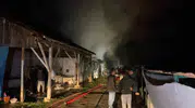 İnegöl'de gece yarısı yangını: Büyükbaş hayvan çiftliği küle döndü