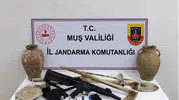 Bulanık'ta kaçak kazı operasyonu: Tarihi eser şüphesiyle iki küp ele geçirildi