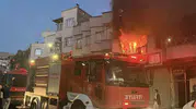 Nizip'te alevlerin sardığı evden son anda kurtuldular