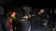Sarıyer'de şiddetli yağış stüdyoyu bastı: Oyuncu Demet Özdemir botla kurtarıldı