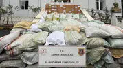 Serdivan'da kaçak tütün operasyonu: 3 milyon liralık vurgun engellendi