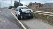 Tavşanlı yolunda direksiyon hakimiyeti kaybedildi: 26 plakalı araç bariyerlere girdi