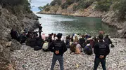 Fethiye kıyılarında kaçış planı suya düştü: 34'ü çocuk 62 göçmen yakalandı