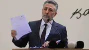 Bayraklı Belediyesi'nde rüşvet operasyonu: Eski Başkan Serdar Sandal ve oğlu tutuklandı