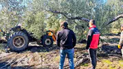 Gömeçli üreticilerin zeytin mesaisine yerel yönetimden destek ziyareti
