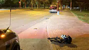 Talas Bulvarı'nda motosiklet kazası: 50 metre sürüklenen sürücünün hayati tehlikesi sürüyor