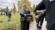 Cami Önünde Çöp Poşetiyle Dilendi