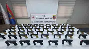 Nakliyeci kılığındaki jandarma, silah kaçakçısını adreste kıstırdı: 58 tabanca ele geçirildi