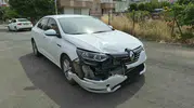 Kavşakta motosiklet-otomobil çarpışması: 2 yaralı hastaneye kaldırıldı