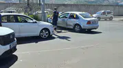 Bingöl'de kavşakta çarpışan iki otomobilde bir kişi yaralandı
