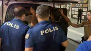 Aksaray'da aile kavgasında polise direnen şüpheli güçlükle, diğeri oynayarak gözaltına alındı