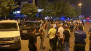 Polis ekiplerinden kaçan sürücü, park halindeki 4 araca çarparak yakalandı