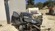 Söke-Kuşadası yolunda dehşet anları: Otomobil iş yerine uçtu