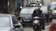 Kilis'te sabah trafiği sağanak ve sisle karşılaştı: Sürücüler farlarıyla ilerledi