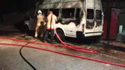 Kumlu'da gece yarısı korkutan araç yangını