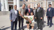 Adıyaman'da protokolün çocuklarla 'o piti piti' mesaisi