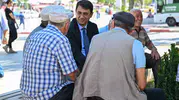 Uşak Valisi Serdar Kartal İsmetpaşa Caddesi'nde halkın nabzını tuttu