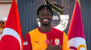 Galatasaray'ın yeni savunma kozu Bitshiabu'dan iddialı mesaj: Büyük zaferler bizi bekliyor