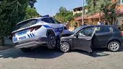 Nazilli'de polis aracı ile otomobilin karıştığı kazada iki kişi yaralandı