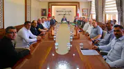 Bayburt’ta köy muhtarlarıyla masaya yatırıldı: Hizmet öncelikleri belirleniyor