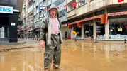 Rize'de sel suları çekildi: Pazar ilçesinde esnafın zorlu temizlik mesaisi başladı