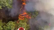 Antalya Aksu'da ormanlık alanda alevlerle yoğun mücadele