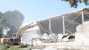 Nilüfer'de tarım arazilerini işgal eden kaçak yapılar tek tek yıkılıyor