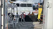Silivri açıklarında batan geminin mürettebatı için umutlu bekleyiş sürüyor