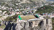 Artvin'de 250 metre yüksekliğindeki uçurumun kıyısında yılın son boğa güreşi heyecanı