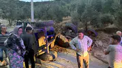 Bozdoğan'da tarım kazası: Patika yolda devrilen traktörün sürücüsü yaralandı