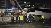 Adana'da yolcu otobüsü alt geçide çarptı: 11 kişi yaralandı