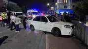 Kocasinan'da trafik kazası: Otomobil savrularak bina duvarına çarptı