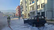 Antakya'da park halindeki araç küle döndü