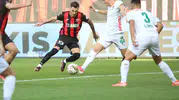 Çorum Şehir Stadyumu'nda kilitlenen düğüm: Çorum FK ile Alanyaspor ilk yarıda gol sesi çıkaramadı