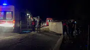 Erzincan'da bal taşıyan araç kaza yaptı: 3 kişi hastaneye kaldırıldı