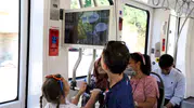 Tramvay yolculuklarında nezaket kuralları çizgi film karakterleriyle hatırlatılıyor