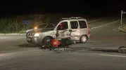 Cemilbey Caddesi'nde motosiklet ve otomobil çarpıştı: 3 yaralı