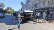 Alanya'da kontrolden çıkan otomobil dehşet saçtı: Durakta bekleyenlere çarptı